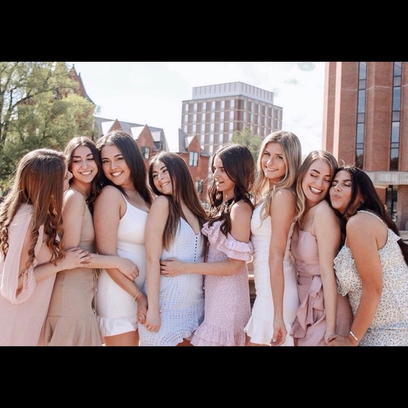 Meet your Posher, Rachel - Picture 3 of 4